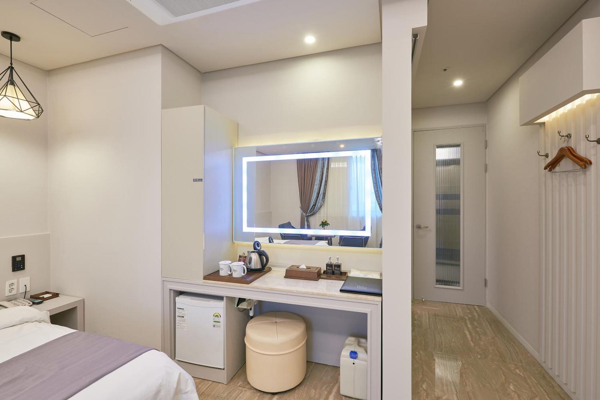 Dubai Hotel Кванджу Экстерьер фото