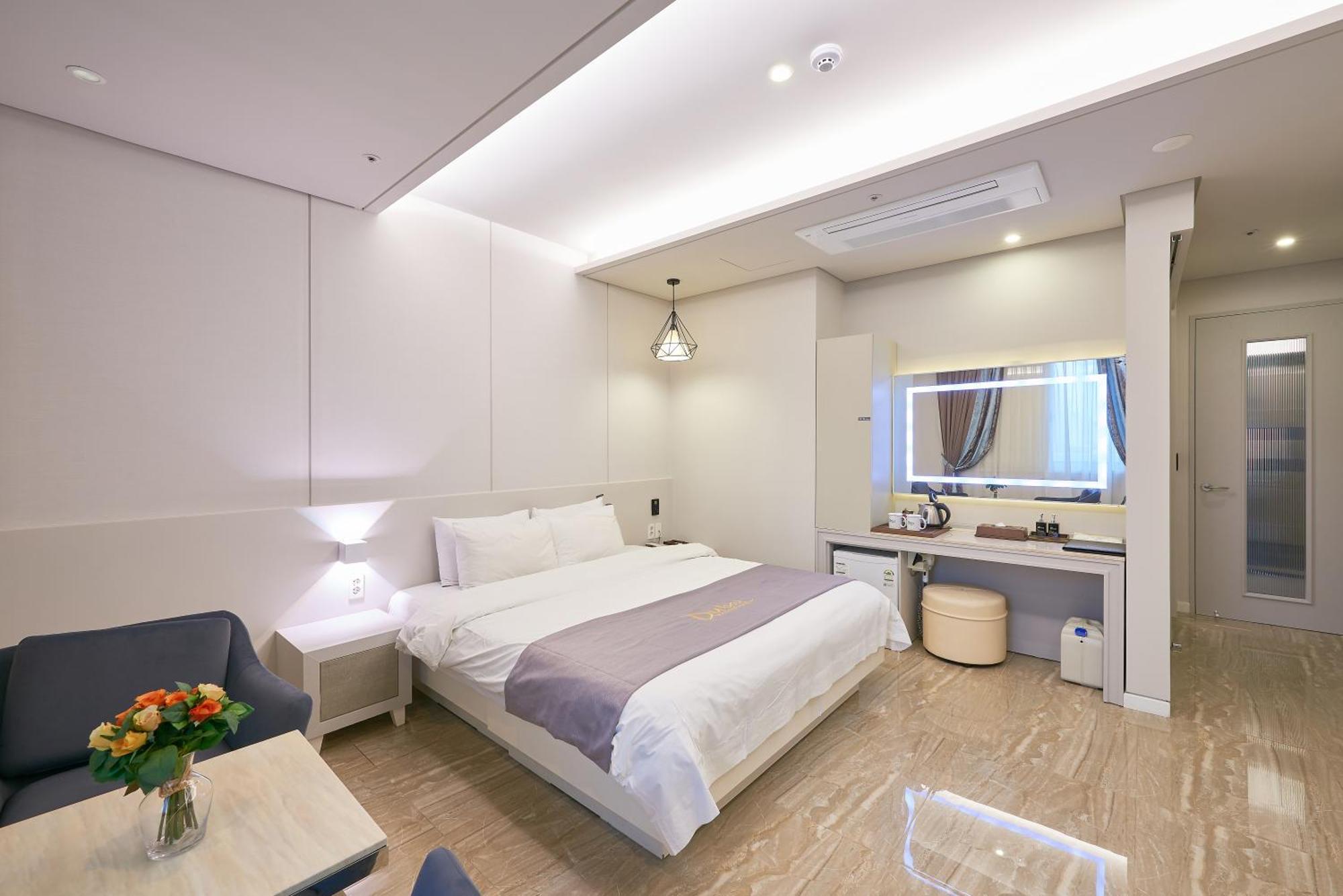 Dubai Hotel Кванджу Экстерьер фото