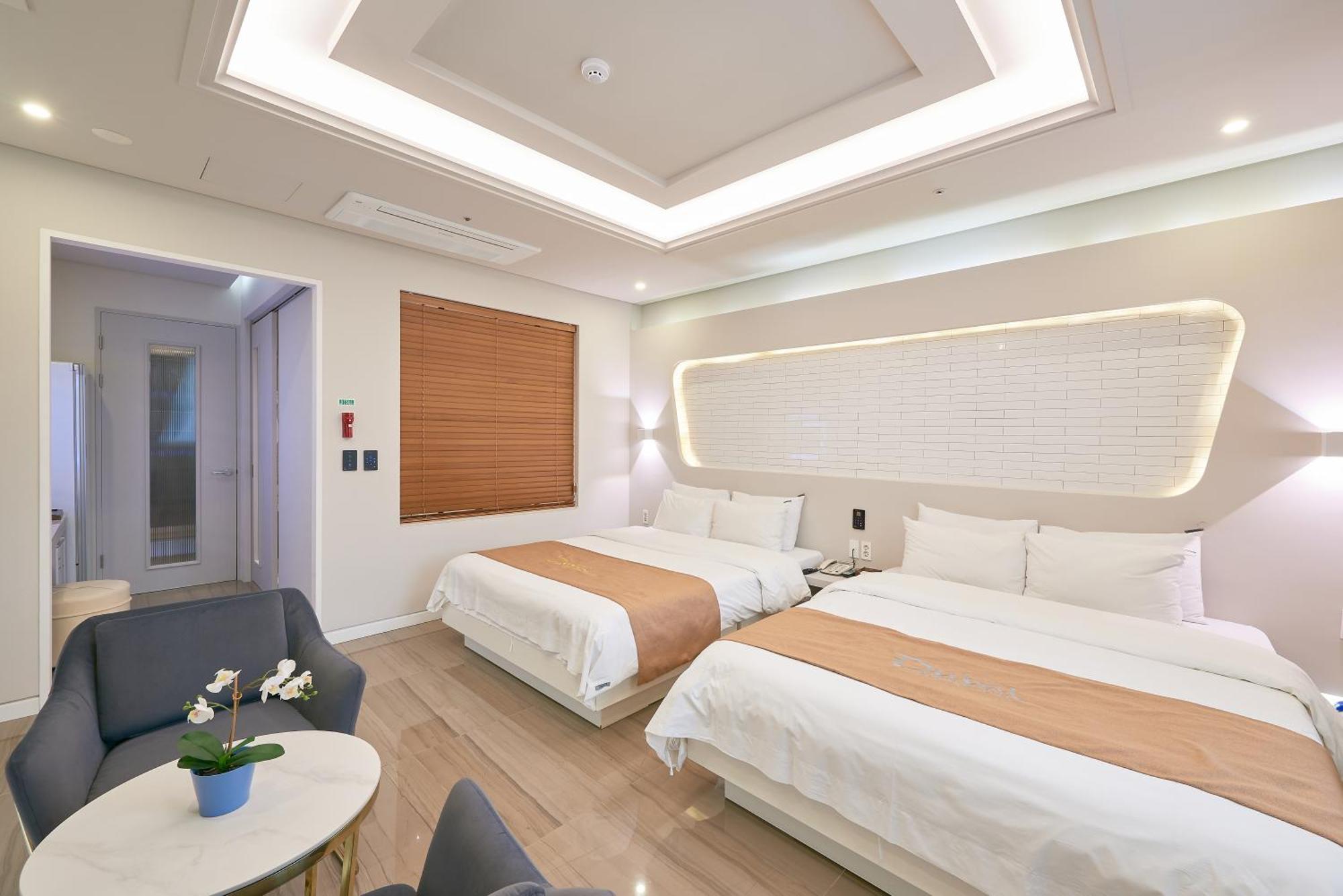 Dubai Hotel Кванджу Экстерьер фото