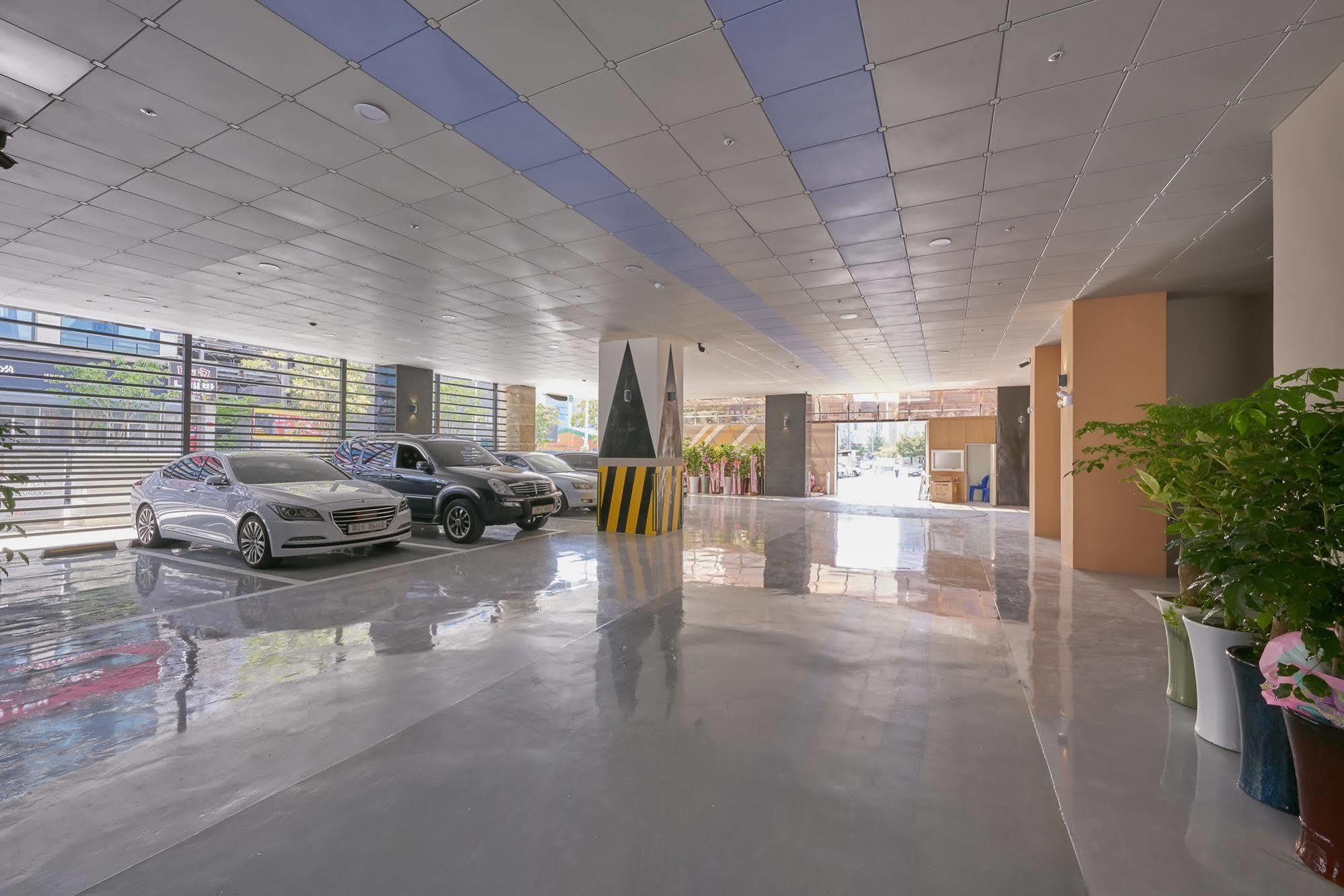 Dubai Hotel Кванджу Экстерьер фото